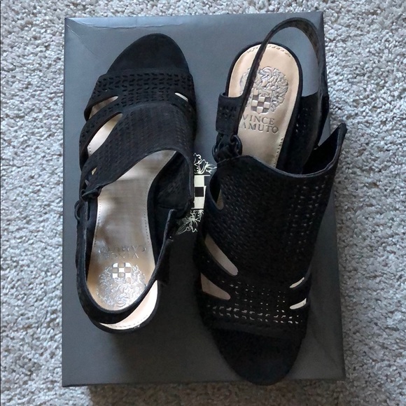 Vince Camuto - Picture 3 of 4